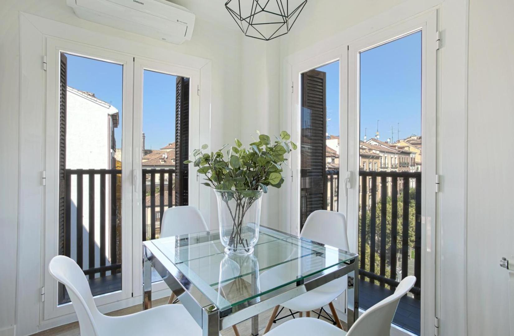 Genteel Home Cava Baja Madrid Extérieur photo